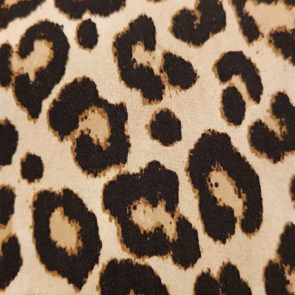 Chico's Animal Print Women's Button-Down Blouse Size 2 (US size Large) - Picture 7 of 9